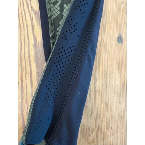 Lululemon Beyond Boundaries‎ Leggings Black Green Ziggy Snake 4 - Picture 3 of 5